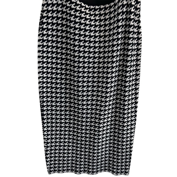 Elle Black and White Houndstooth Pencil Skirt - Picture 2 of 4